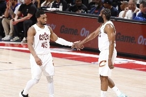 不管是誰 幫幫主力吧！哈登米切爾表現不佳 騎士亟需角色球員貢獻