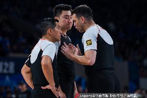 直播吧：總決賽G1全部是外籍裁判 G2開始將配備一名中方裁判