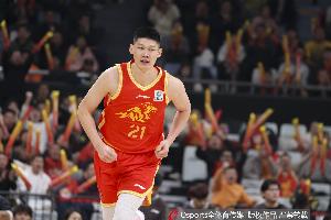 拼盡全力！胡金秋11中7拿到20分8板 罰球6中5