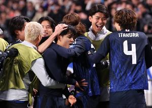 日媒：今日日本隊合練26人全員到齊，久保建英伊東純也等10人回歸
