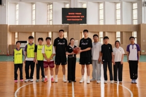 公益行 | 籃動校園 夢想啟航！肯帝亞男籃走進馬相伯初級中學