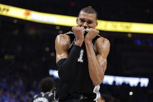文班本季入選全明星/一陣一防/全票DPOY和西決MVP 落選常規賽MVP