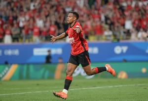 津媒：蓉城重回勝利軌道 克雷桑傷退泰山隊失去最穩定的進攻點