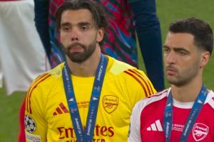 距冠軍一步之遙！拉亞與梅里諾領(lǐng)取亞軍獎(jiǎng)牌后眼神呆滯