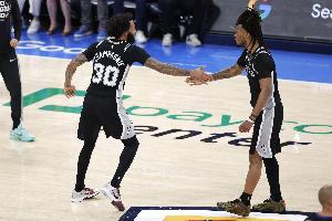 麥克布萊德：馬刺后衛(wèi)年輕敢于纏斗 我非常欣賞他們的勁頭