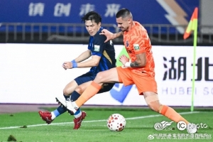 武漢三鎮(zhèn)vs云南玉昆 比賽圖集