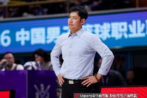 本賽季未能打進季后賽！媒體人：北控男籃主教練張慶鵬離任