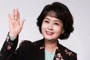 鞠萍姐姐今日正式退休：42年熒屏生涯零失誤 8090后記憶集體落幕