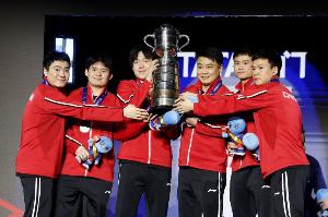 王皓在世乒賽總結(jié)會(huì)上宣布，王楚欽成為男隊(duì)隊(duì)長(zhǎng)，梁靖崑為副隊(duì)長(zhǎng)